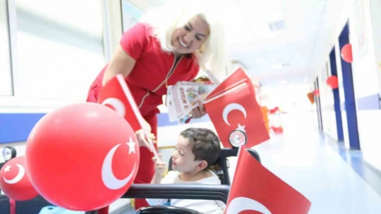 Söke Fehime Faik Kocagöz Devlet Hastanesi'nde çocuk servisinde 23 Nisan coşkusu