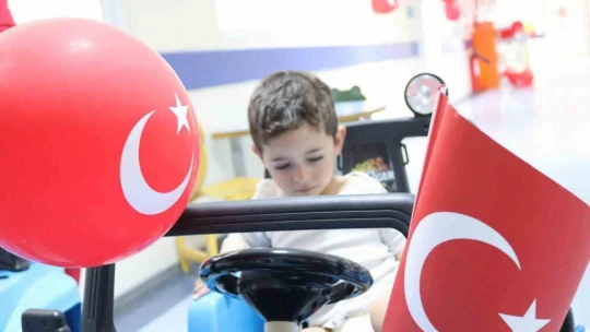 Söke Fehime Faik Kocagöz Devlet Hastanesi'nde çocuk servisinde 23 Nisan coşkusu