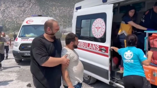 Söke Kipaş Kağıt Fabrikası'ndaki yangında alevler ikinci depoya sıçradı
