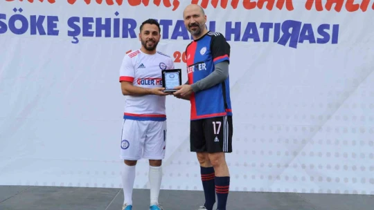 Söke Şehir Stadı'nda son maçı futbol efsaneleri yaptı
