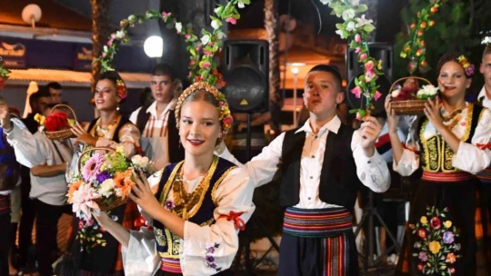 Söke Uluslararası Halk Oyunları Festivali renkli görüntülerle başladı