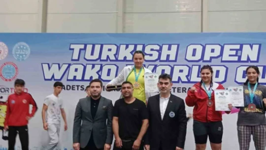 Söke'ye Kick Boks'ta üç dünya derecesi