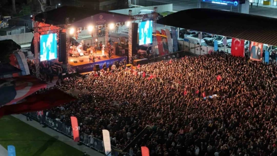 Söke Yeni Otogarı açılışında 'Duman' sahne aldı