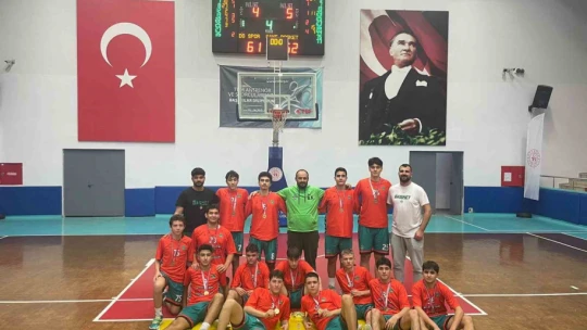 Sökeli basketciler namağlup şampiyon oldu