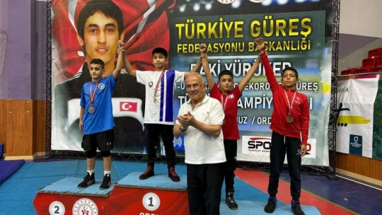 Sökeli güreşçi Talayhan Türkiye 3'üncüsü oldu