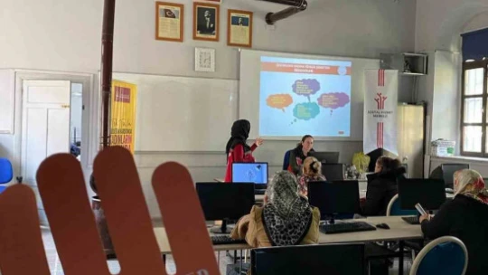 Sökeli kadınlara aile içi iletişim eğitimi verildi