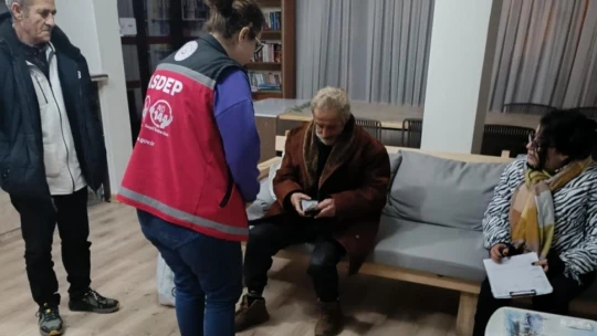 Sosyal medyada gündem olan yaşlı adama valilik sahip çıktı