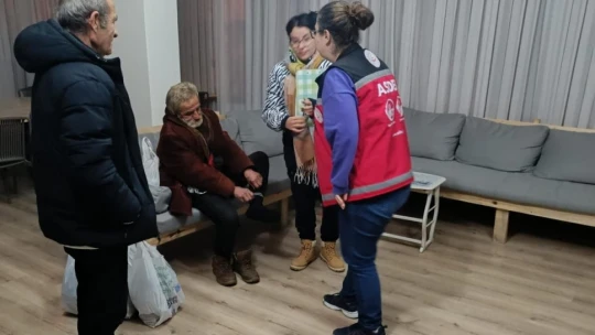 Sosyal medyada gündem olan yaşlı adama valilik sahip çıktı