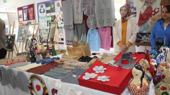 Sultanhisar'da el emeği ürünler görücüye çıkartıldı