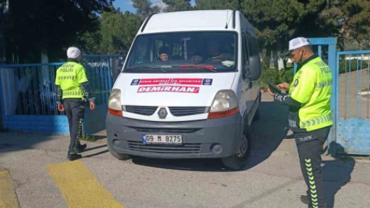 Sultanhisar'da öğrencilere trafik eğitimi verildi, okul servisleri denetlendi