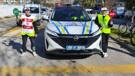Sultanhisar'da öğrencilere trafik eğitimi verildi, okul servisleri denetlendi