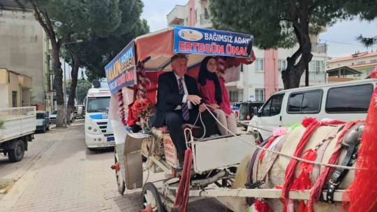 Sultanhisar'ın bağımsız adayı, şehri faytonla dolaşıp çocukların gönlünü alıyor