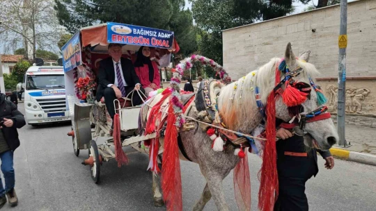 Sultanhisar'ın bağımsız adayı, şehri faytonla dolaşıp çocukların gönlünü alıyor