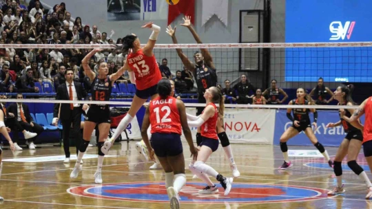 Sultanlar Ligi: Aydın Büyükşehir Belediyespor: 1 - Eczacıbaşı Dynavit: 3