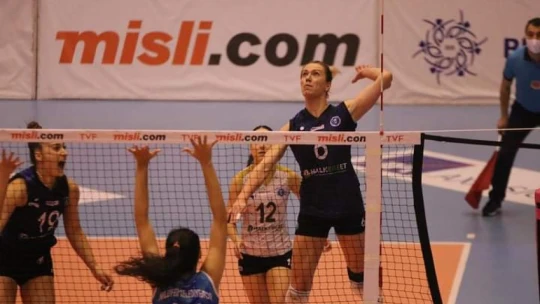 Sultanlar, PTT'yi set vermeden geçti