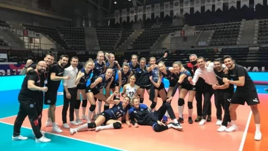 Sultanlar, PTT'yi set vermeden geçti