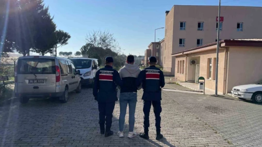 Şüpheli araçtan uyuşturucu çıktı