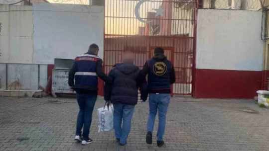 Şüpheli araçtan uyuşturucu çıktı