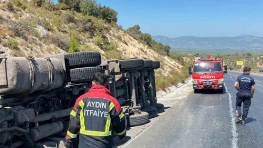 Sürücüsünün direksiyon hakimiyetini kaybettiği tır devrildi: 1 yaralı