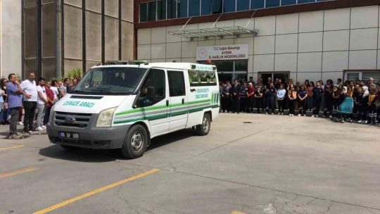 Tabutuna gelinlik örtülen Çelebi son yolculuğuna uğurlandı