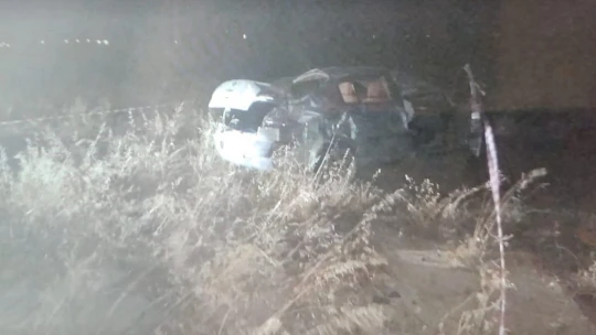 Takla atan otomobildeki genç hayatını kaybetti