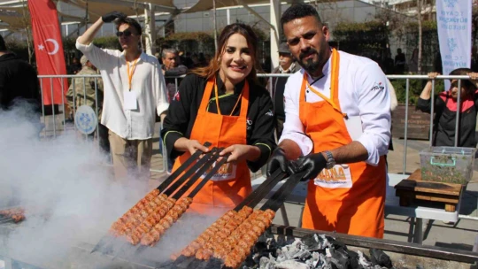 Tanıtım bahane, kebap ve şırdan şahane