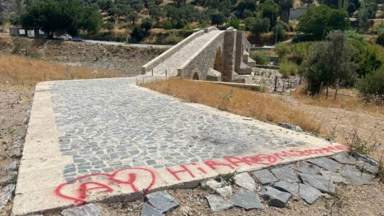 Tarihi Yunan Köprüsü'ne çevre düzenlemesi istiyorlar