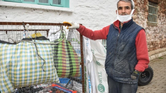 Tek koluyla hayata sarıldı