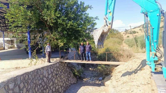 Teke Deresi su yolu, istinat duvarı ile güçlendirildi