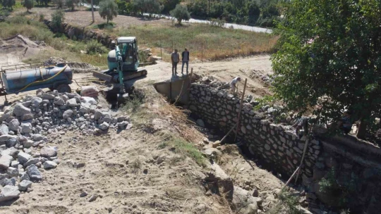 Teke Deresi su yolu, istinat duvarı ile güçlendirildi