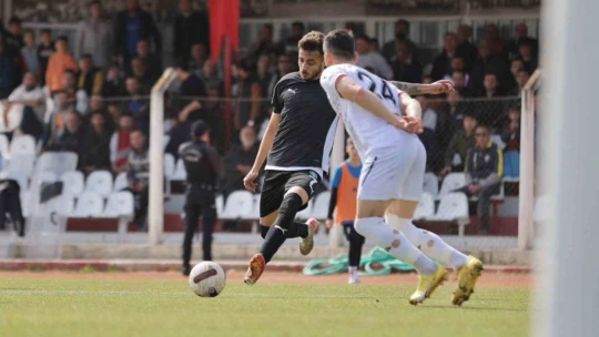 TFF 3. Lig: Efeler 09 SFK: 2 - Turgutluspor: 3