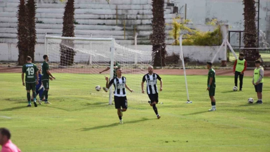 TFF 3. Lig: Kuşadasıspor: 4 - B.Çekmece Tepecikspor: 0