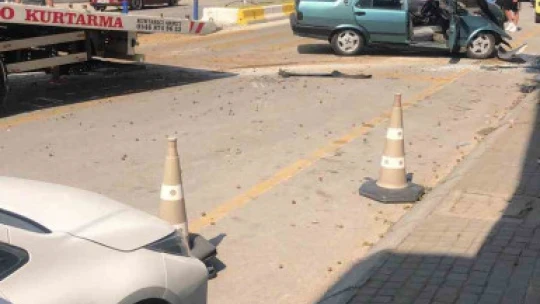 Tofaş otomobil ağaca çarptı: 1'i çocuk 3 yaralı