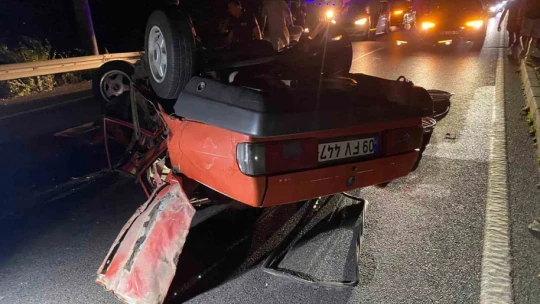 Tofaş otomobil kağıt gibi ezildi: 1 yaralı