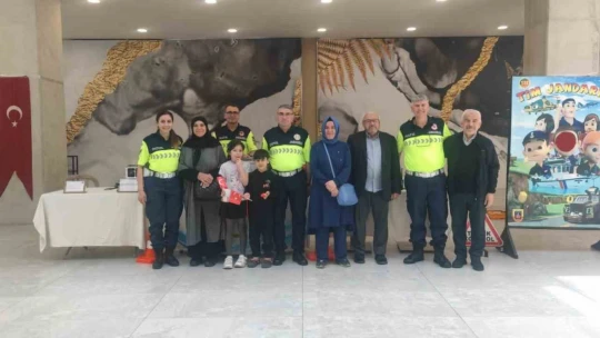 Trafik Jandarmanın standına ilgi yoğun oldu