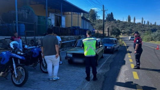 Trafik kurallarına uymayan 6 sürücü cezadan kaçamadı