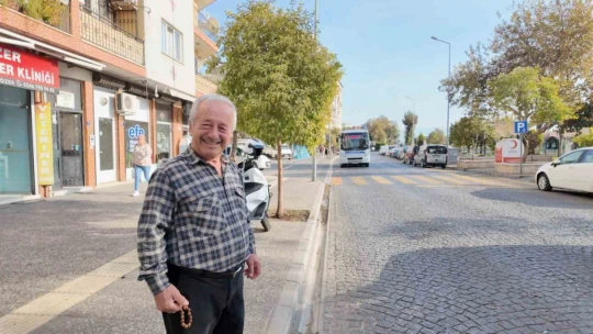 Trafik polisini aratmıyor