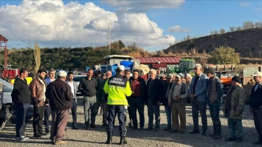 Traktör sürücülerine koruyucu sistemlerin önemi anlatıldı