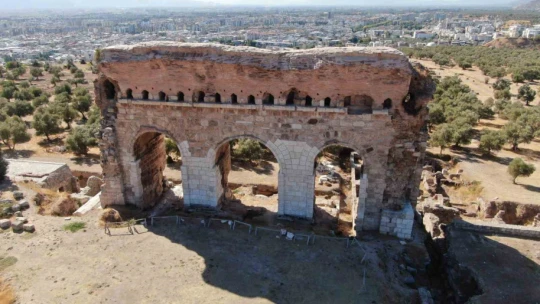 Tralleis Antik Kenti'nde İtalyan arkeologlar kazılarına başladı