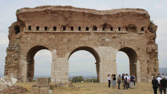 Tralleis Antik Kenti ziyarete açılmak için gün sayıyor