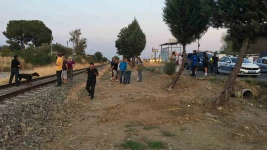Trenin çarptığı kadın hastanede hayatını kaybetti