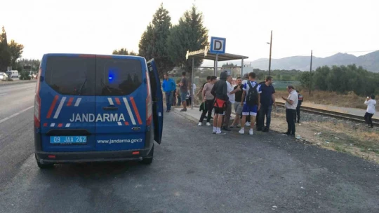 Trenin çarptığı kadın hastanede hayatını kaybetti
