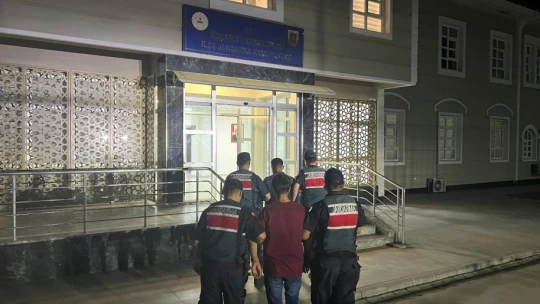 Türk milleti ve devletini aşağılayıcı paylaşımlar yapan düzensiz göçmen yakalandı