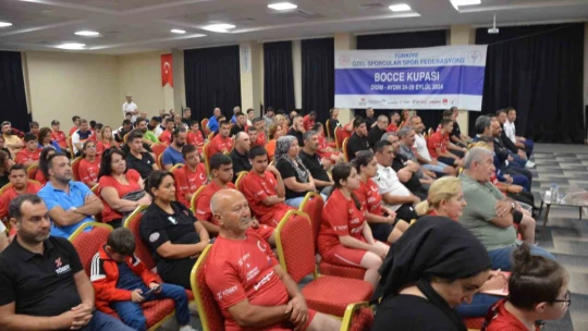 Türkiye'deki özel sporcular, Didim'deki bocce yarışmasına katıldı