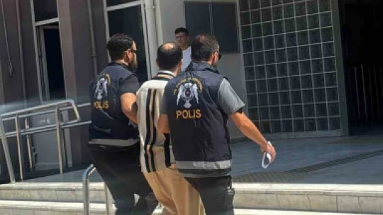 Üç ayrı suçtan aranan şahıs Efeler'de yakalandı