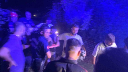 Uçurumdan uçan motosiklet sürücüsü yaralandı
