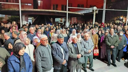 Umre yolcuları kutsal topraklara uğurlandı