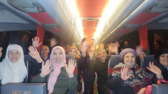 Umre yolcuları kutsal topraklara uğurlandı