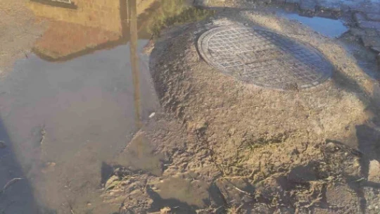 Umurlulu vatandaşlar bozulan yollarının yapılmasını istiyor