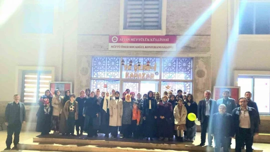 Üniversiteli gençler iftarda buluştu